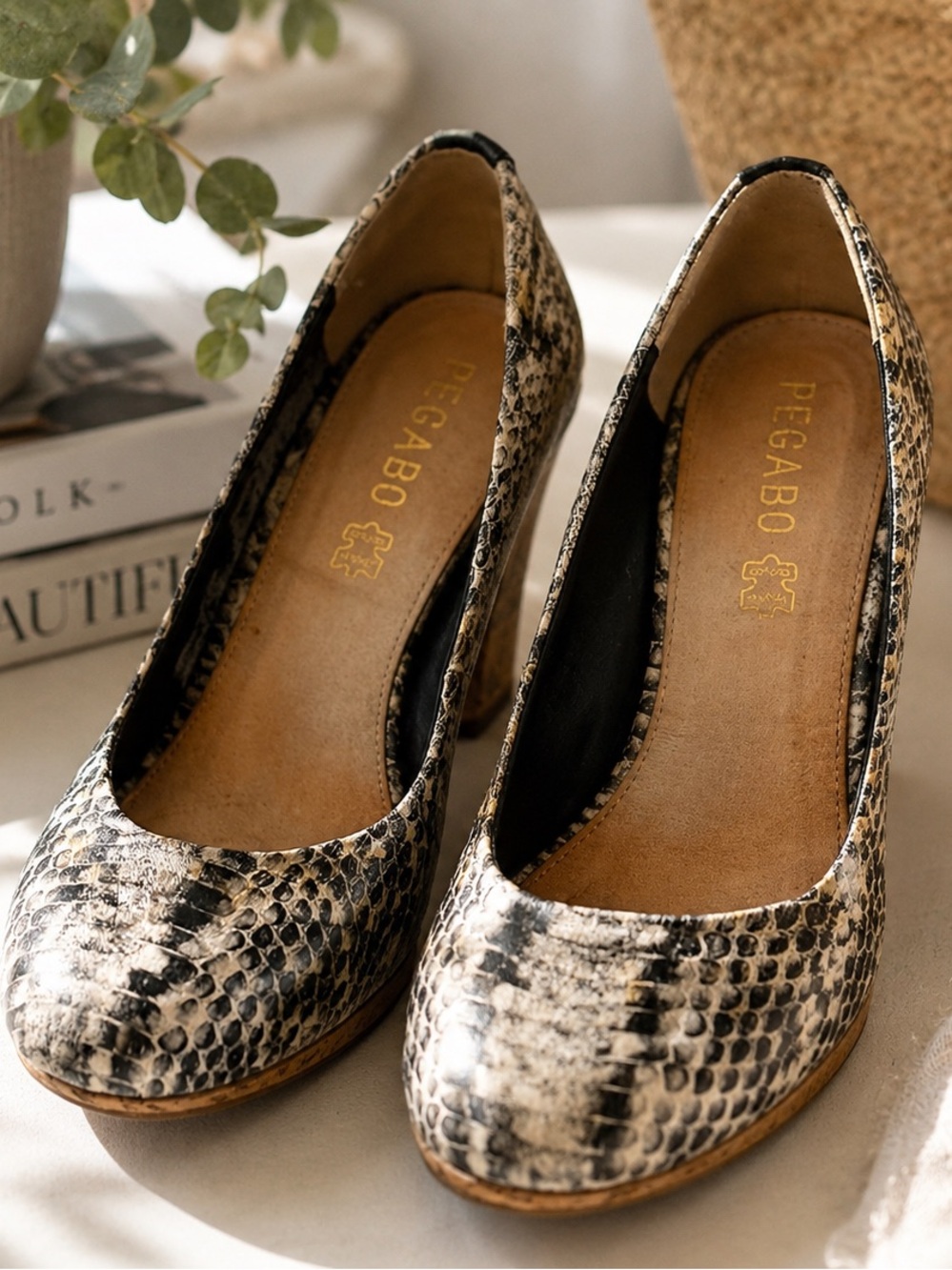 Vintage Pegabo Black and White Snake-Effect Round-Toe Pump